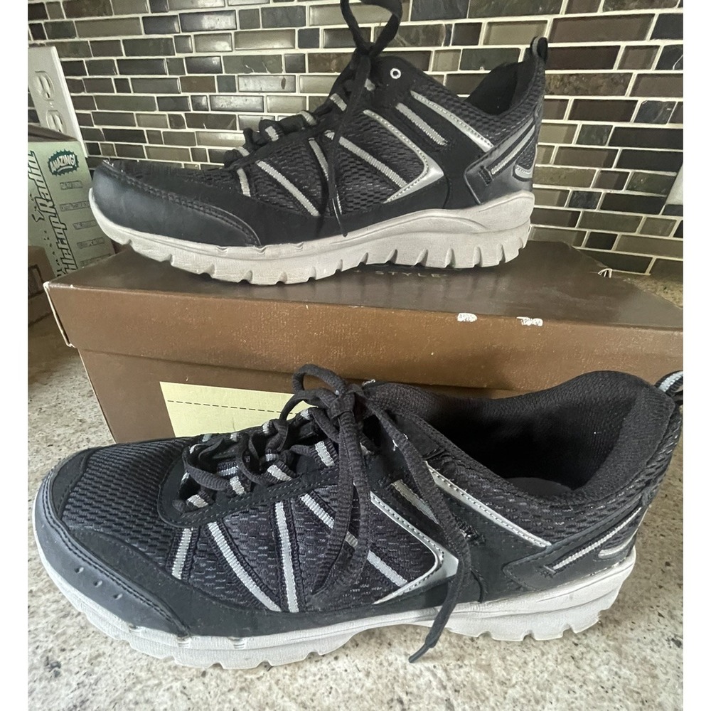 Sonoma Fairfax Men's Size 10.5 Tennis Shoes Black And Gray Great Shape!